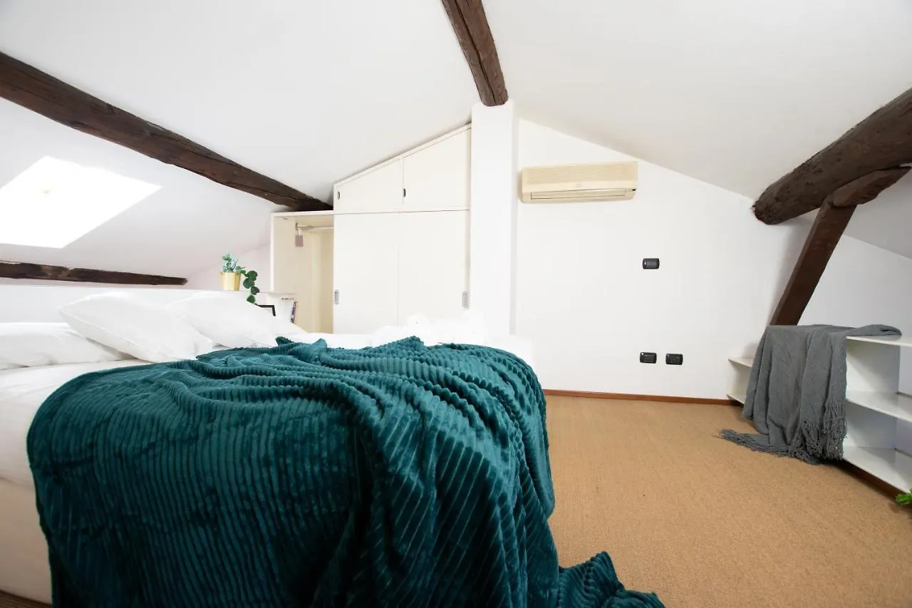 Ihost Apartment - Ticinese 75 Milan